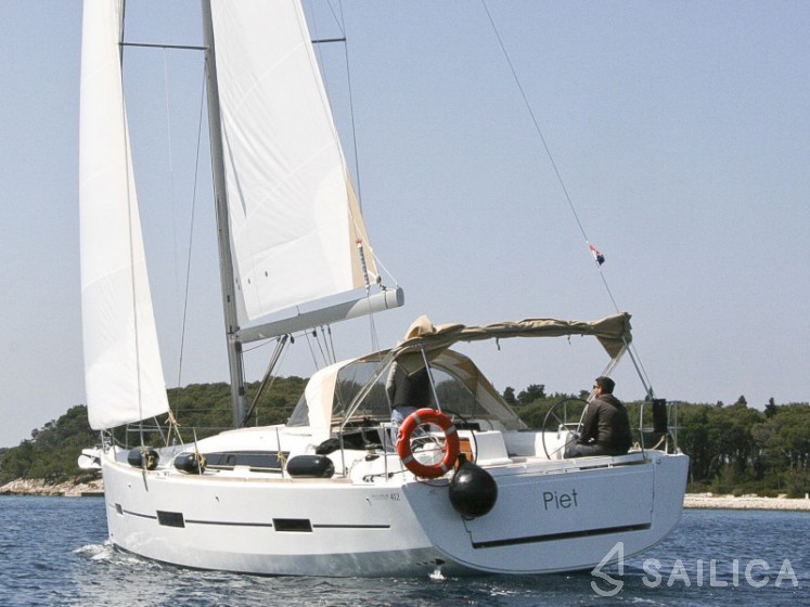Dufour 412 GL - Yacht Charter Sailica