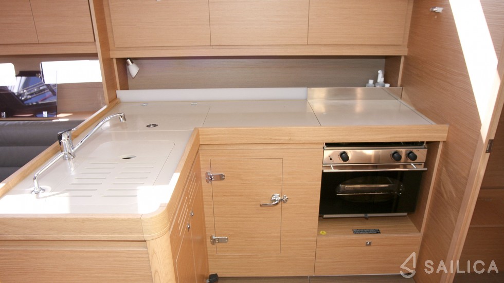 Dufour 412 GL - Yacht Charter Sailica