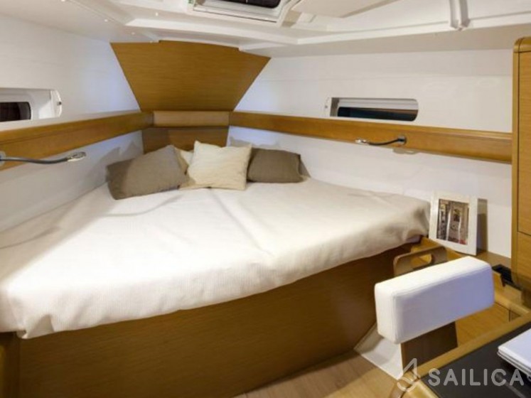 Sun Odyssey 419 - Yacht Charter Sailica