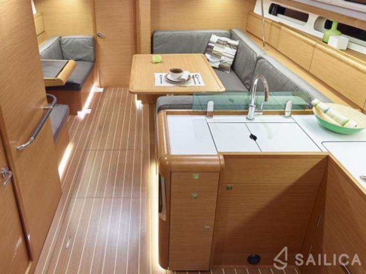 Sun Odyssey 419 - Yacht Charter Sailica