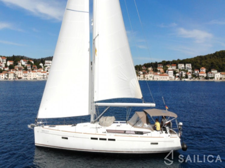 Sun Odyssey 519 - Yacht Charter Sailica