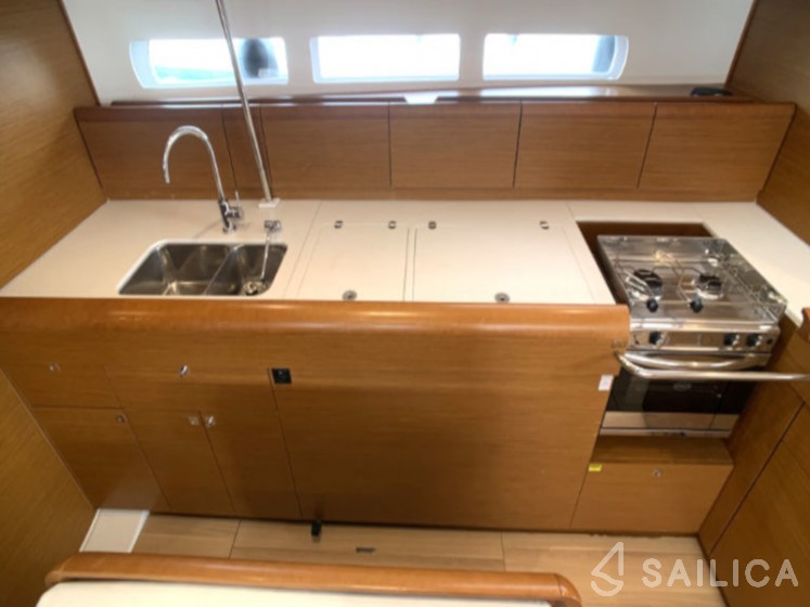 Sun Odyssey 519 - Yacht Charter Sailica