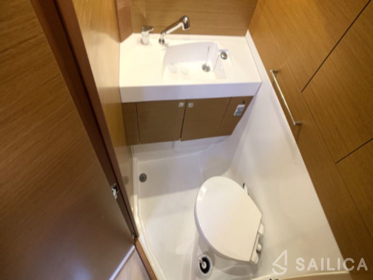 Sun Odyssey 519 - Yacht Charter Sailica