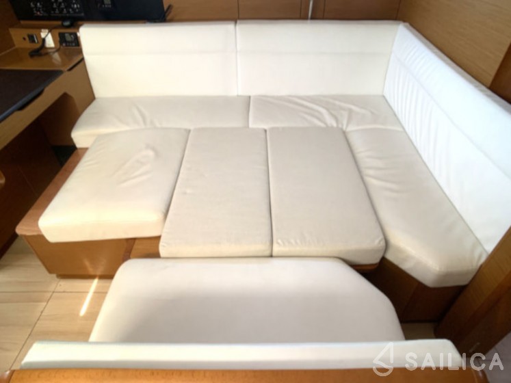 Sun Odyssey 519 - Yacht Charter Sailica