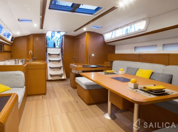Sun Odyssey 519 - Yacht Charter Sailica