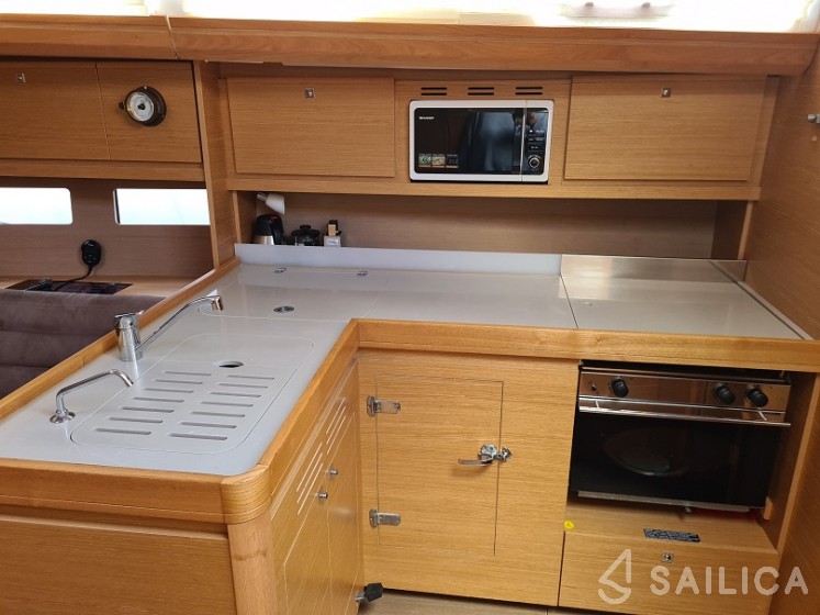 Dufour 412 GL - Yacht Charter Sailica