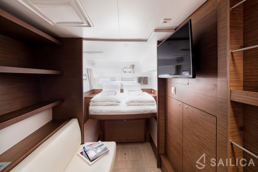 Lagoon 42 - Yacht Charter Sailica