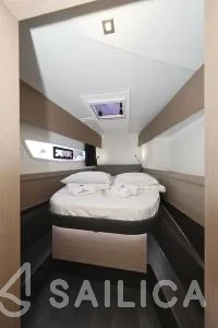 Astréa 42 - Yacht Charter Sailica