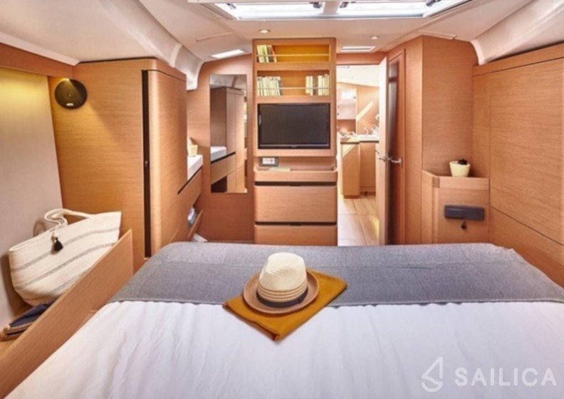 Sun Odyssey 490 - Yacht Charter Sailica