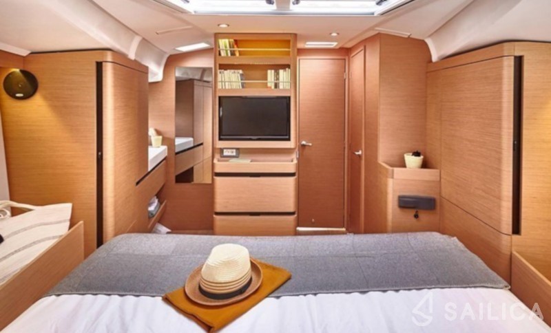 Sun Odyssey 490 - Yacht Charter Sailica