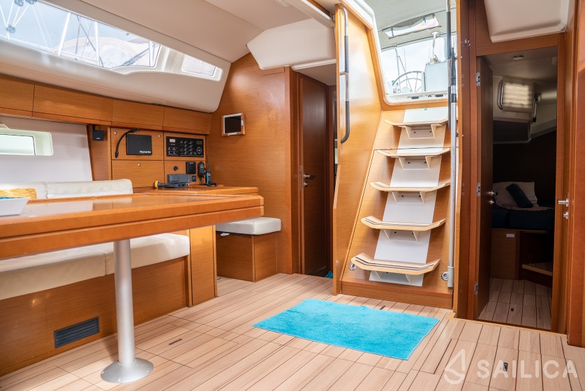Jeanneau 54 - Yacht Charter Sailica