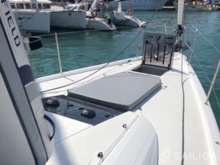 Jeanneau 54 - Yacht Charter Sailica