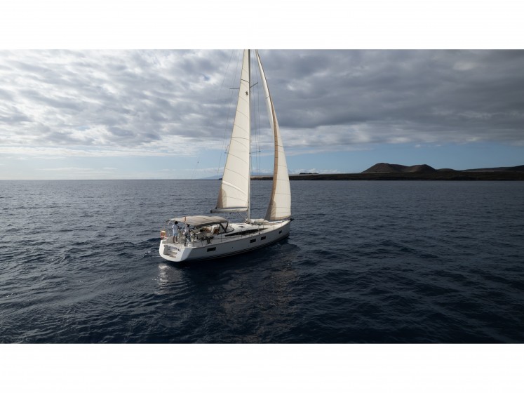 Jeanneau 54 - Yacht Charter Sailica