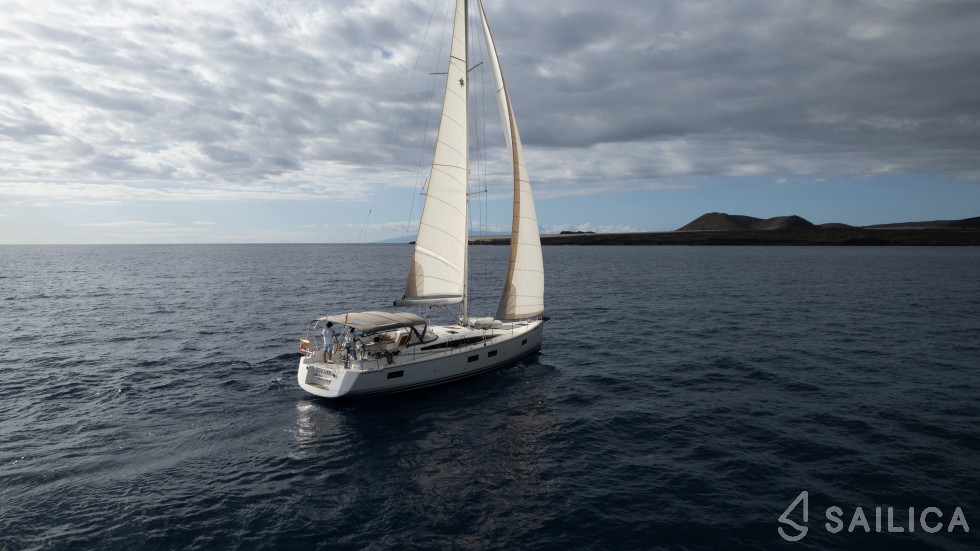 Jeanneau 54 - Yacht Charter Sailica