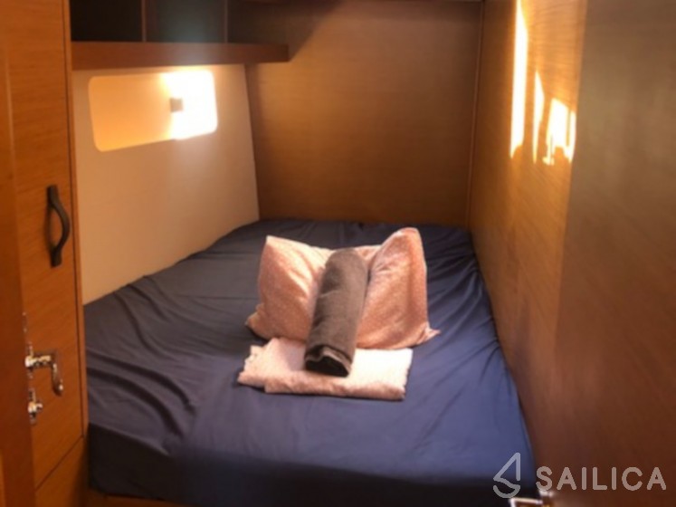 Jeanneau 54 - Yacht Charter Sailica