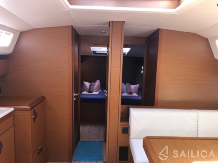 Jeanneau 54 - Yacht Charter Sailica