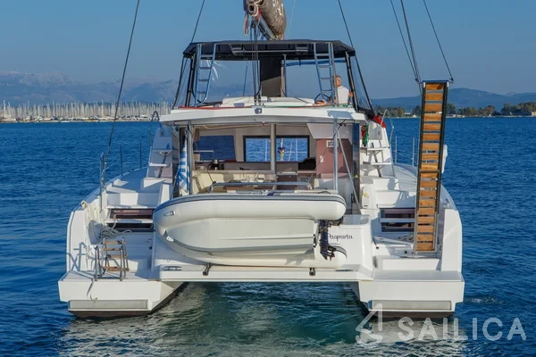 Bali 4.1 - Yacht Charter Sailica