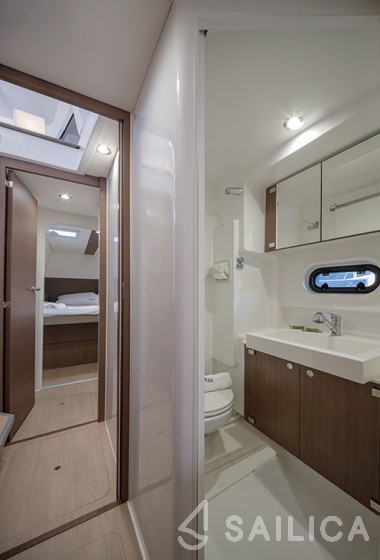 Bali 4.1 - Yacht Charter Sailica