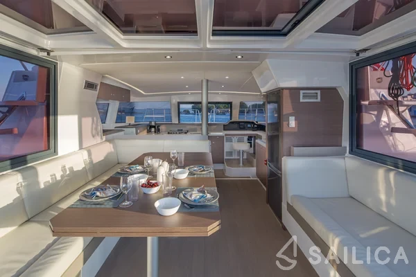 Bali 4.1 - Yacht Charter Sailica