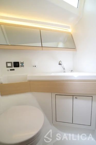 Oceanis 46.1 - Yacht Charter Sailica