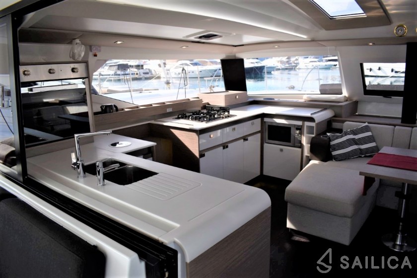 Elba 45 - Yacht Charter Sailica