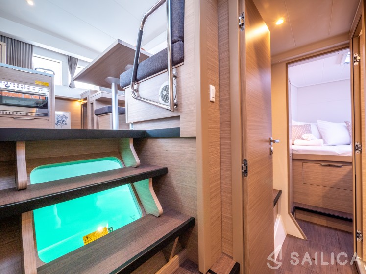 Lagoon 40 - Yacht Charter Sailica