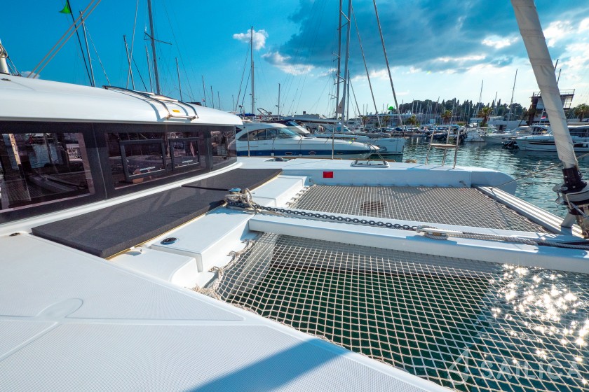 Lagoon 40 - Yacht Charter Sailica