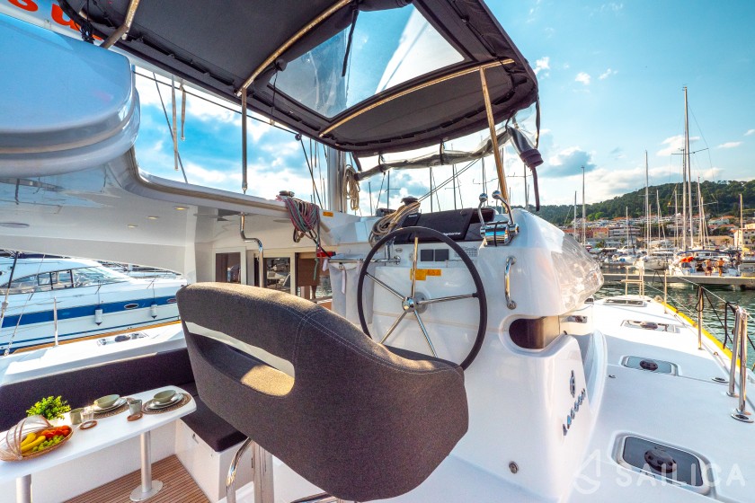 Lagoon 40 - Yacht Charter Sailica