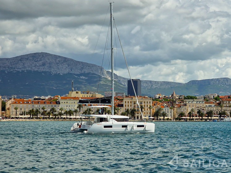 Lagoon 46  - Yacht Charter Sailica