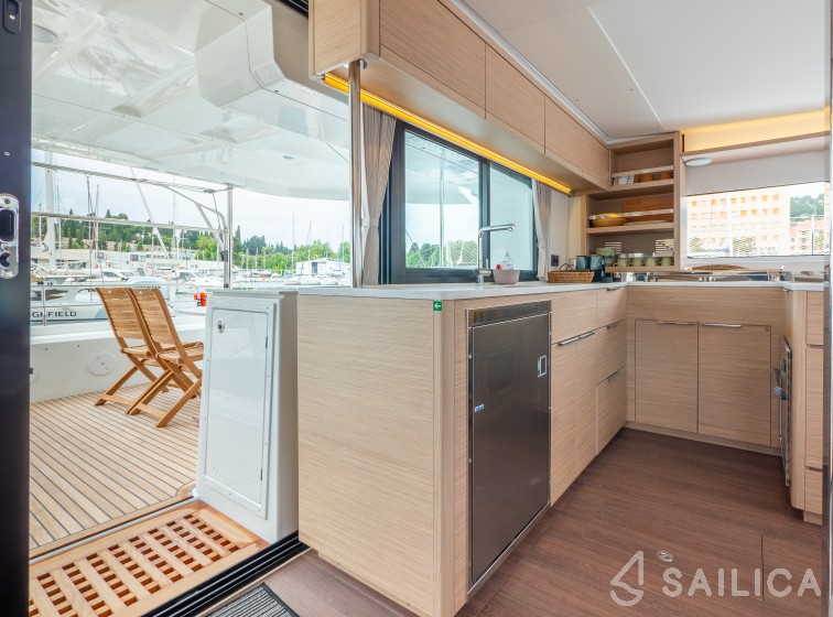 Lagoon 46  - Yacht Charter Sailica
