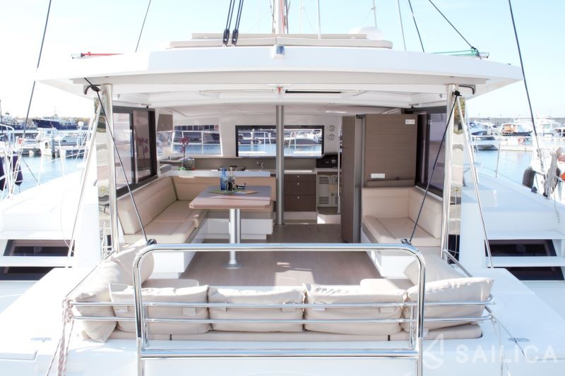 Bali 4.3 - Yacht Charter Sailica