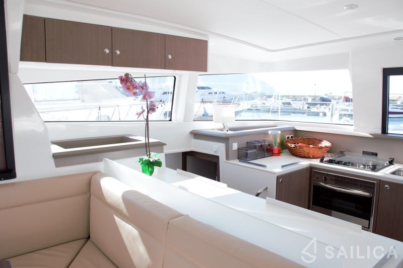 Bali 4.3 - Yacht Charter Sailica