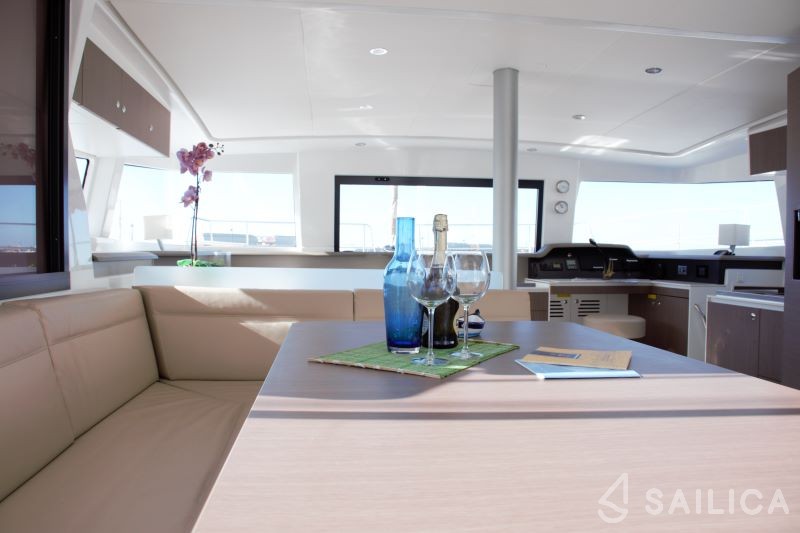 Bali 4.3 - Yacht Charter Sailica