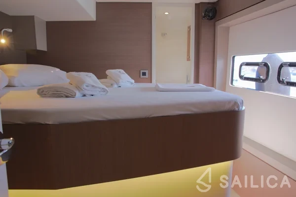 Bali 4.8  - Yacht Charter Sailica