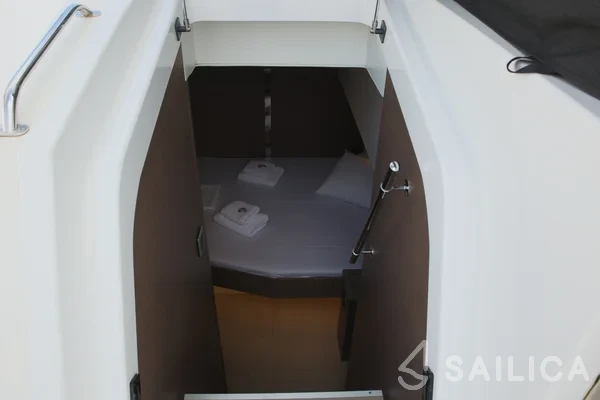 Bali 4.8  - Yacht Charter Sailica