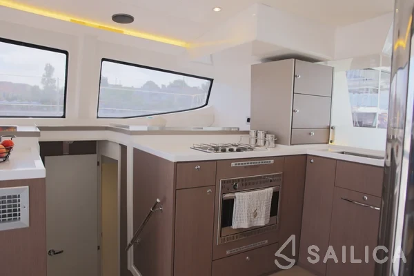Bali 4.8  - Yacht Charter Sailica