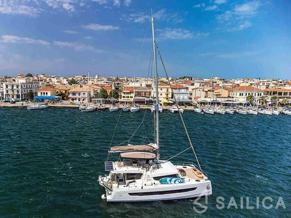 Bali 4.8  - Yacht Charter Sailica
