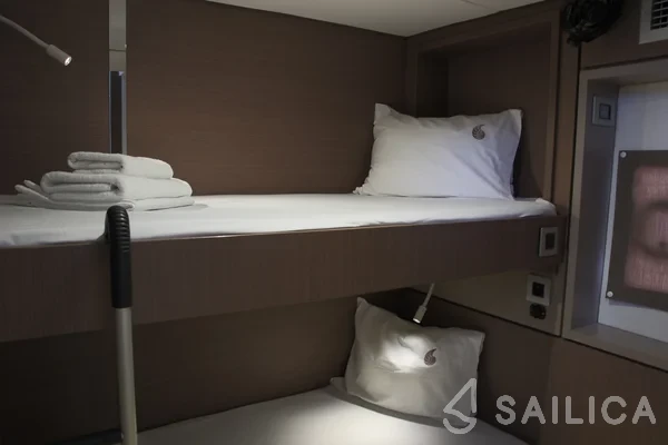 Bali 4.8  - Yacht Charter Sailica