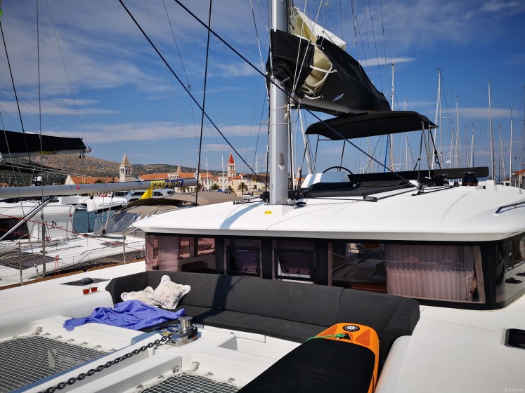 Lagoon 450  Flybridge - Yacht Charter Sailica