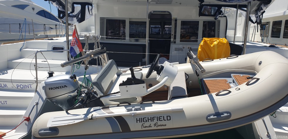 Lagoon 450  Flybridge - Yacht Charter Sailica
