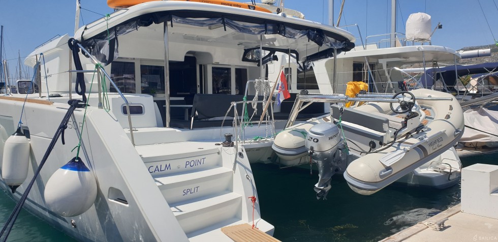 Lagoon 450  Flybridge - Yacht Charter Sailica