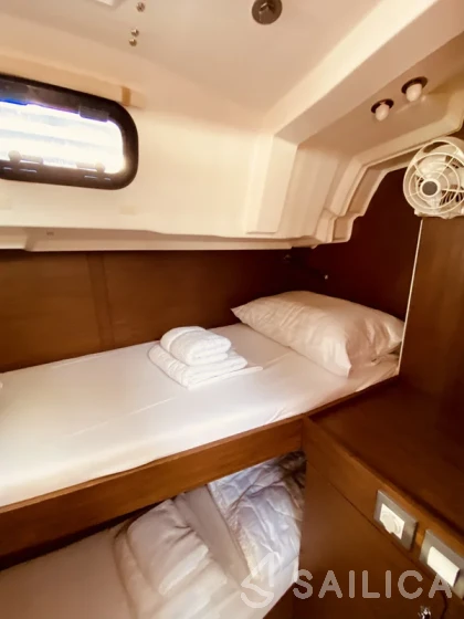 Oceanis 46.1 - Yacht Charter Sailica