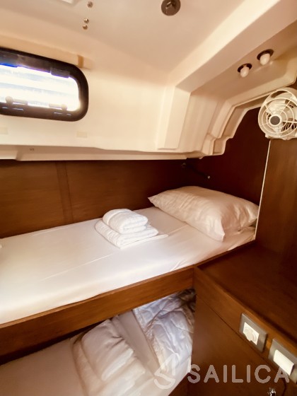 Oceanis 46.1 - Yacht Charter Sailica