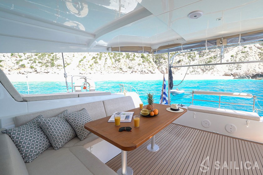 Lagoon 42 - Yacht Charter Sailica