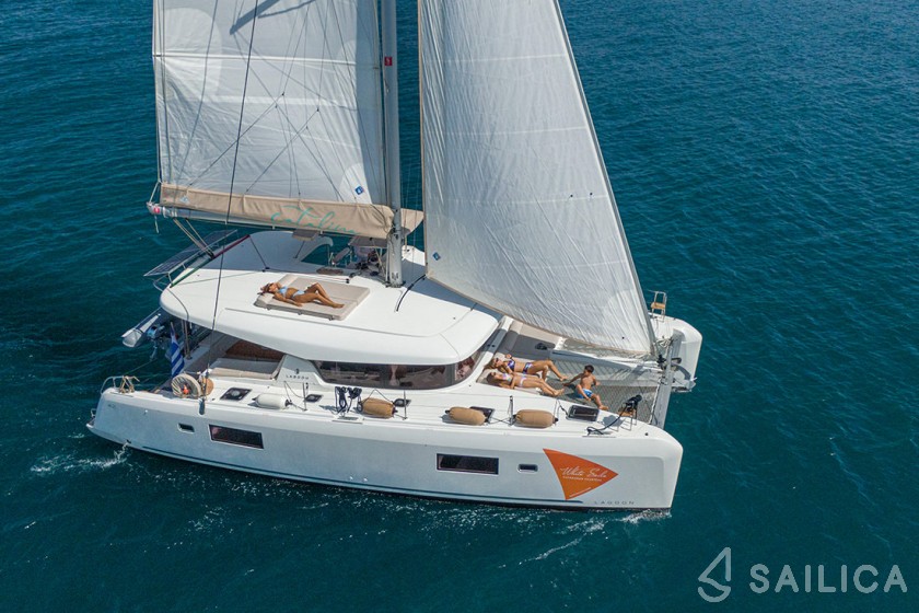 Lagoon 42 - Yacht Charter Sailica