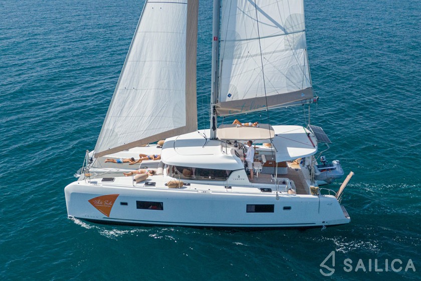 Lagoon 42 - Yacht Charter Sailica