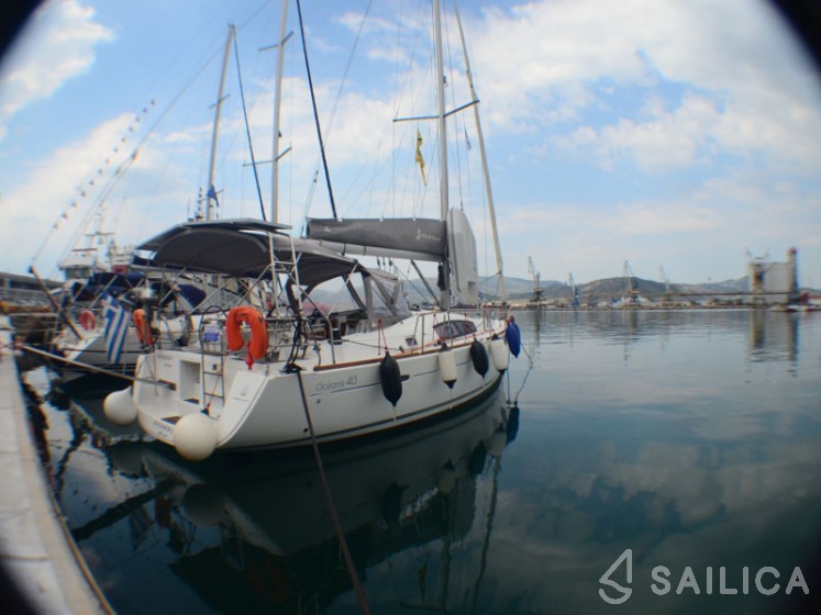 Oceanis 40 - Yacht Charter Sailica