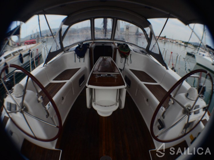 Oceanis 40 - Yacht Charter Sailica