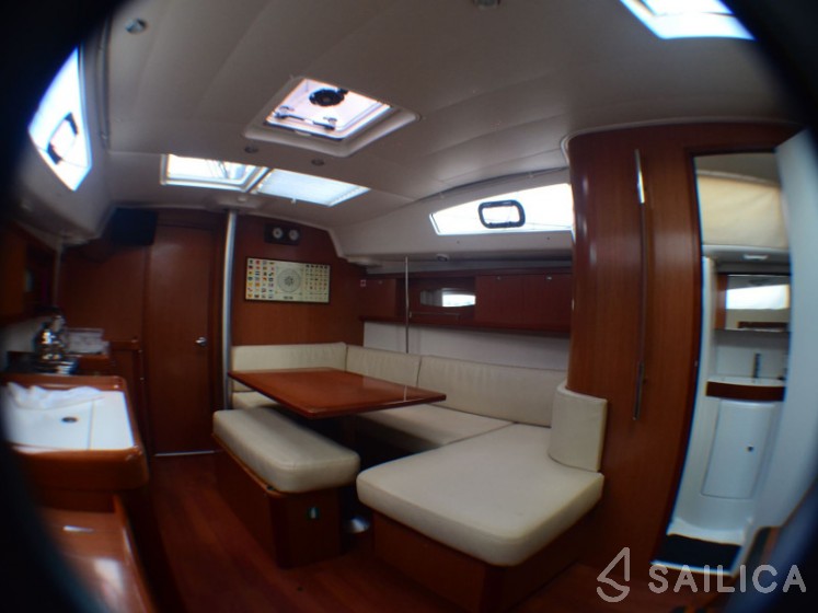 Oceanis 40 - Yacht Charter Sailica