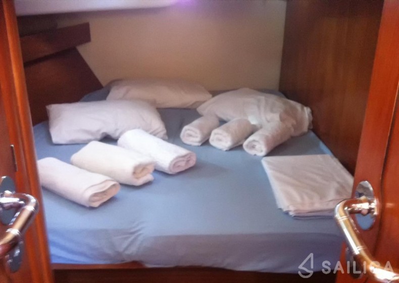 Sun Odyssey 49i - Yacht Charter Sailica